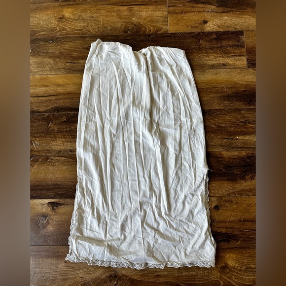 Dresses & Skirts - Xl vintage slip skirt